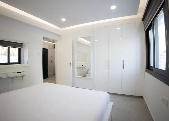 Phaedrus Living: Luxury Mackenzie Flat דירה